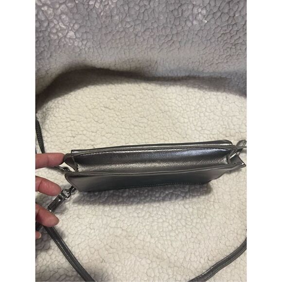 Crossbody    - Picture 6 of 7